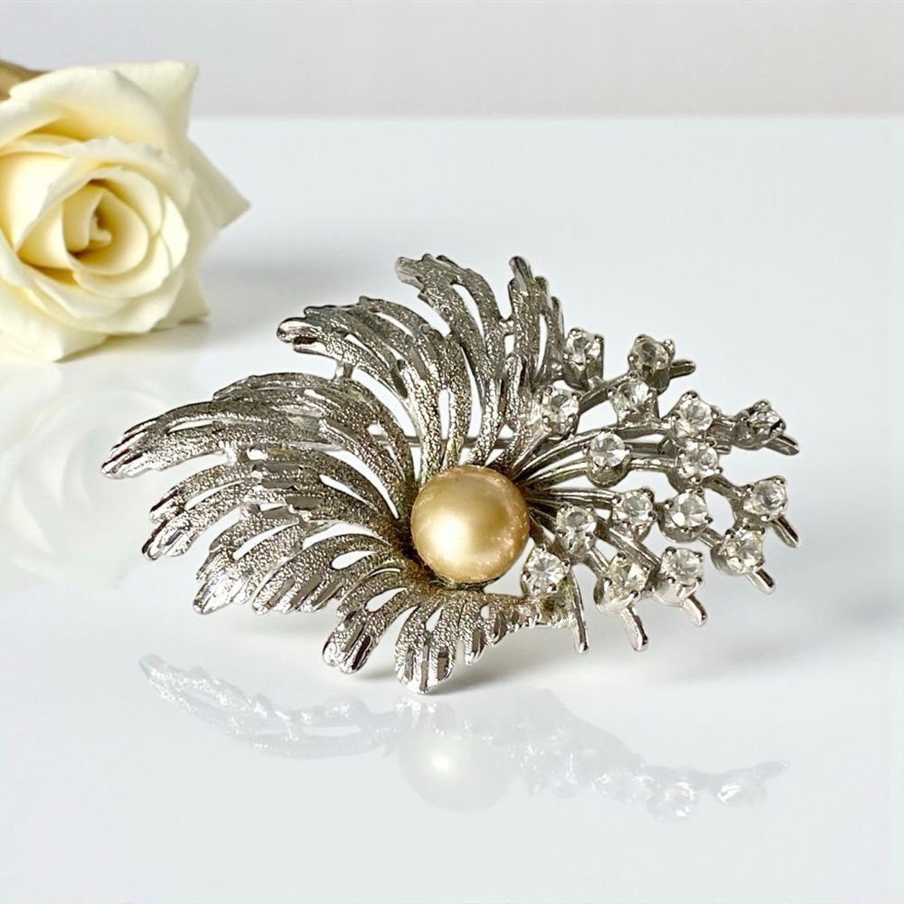 Vintage Rhodium Plated Golden South Sea Pearl CZ Diamond Brooch. Trombone Clasp